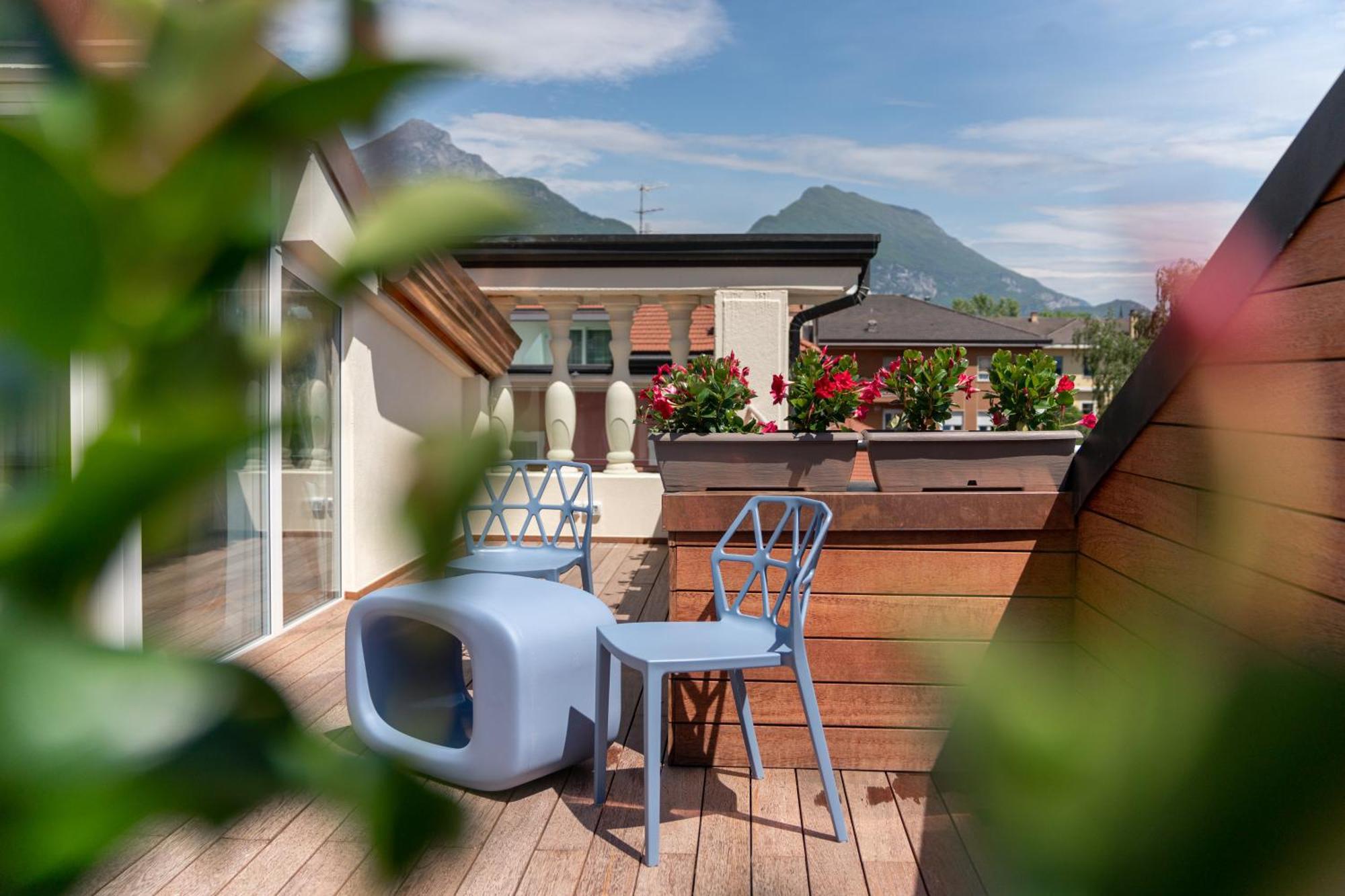 Holiday IV Gardan Riva del Garda Room photo