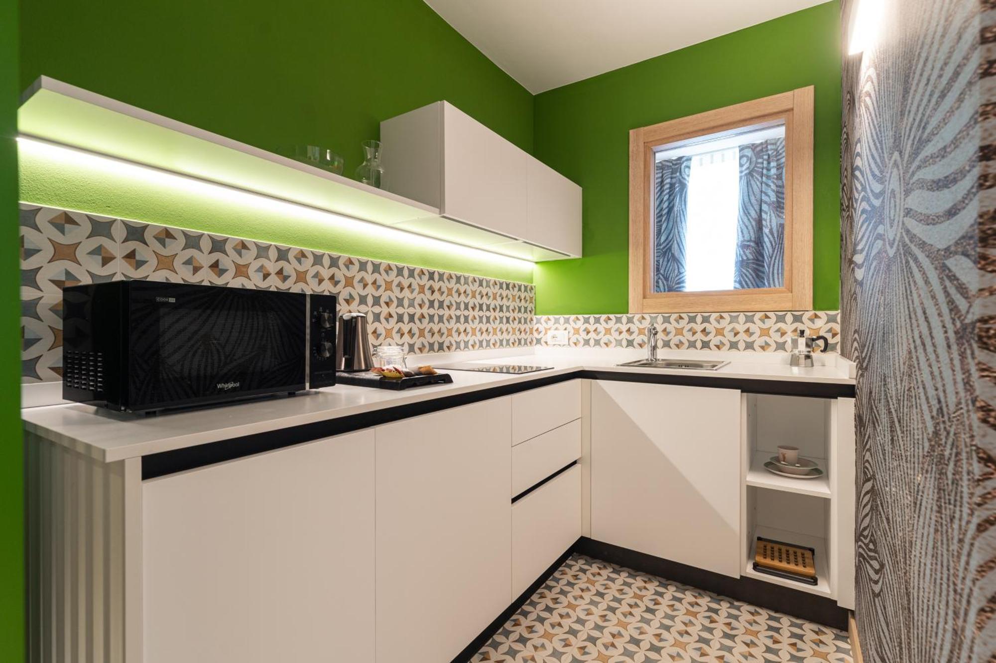 Holiday IV Gardan Riva del Garda Room photo