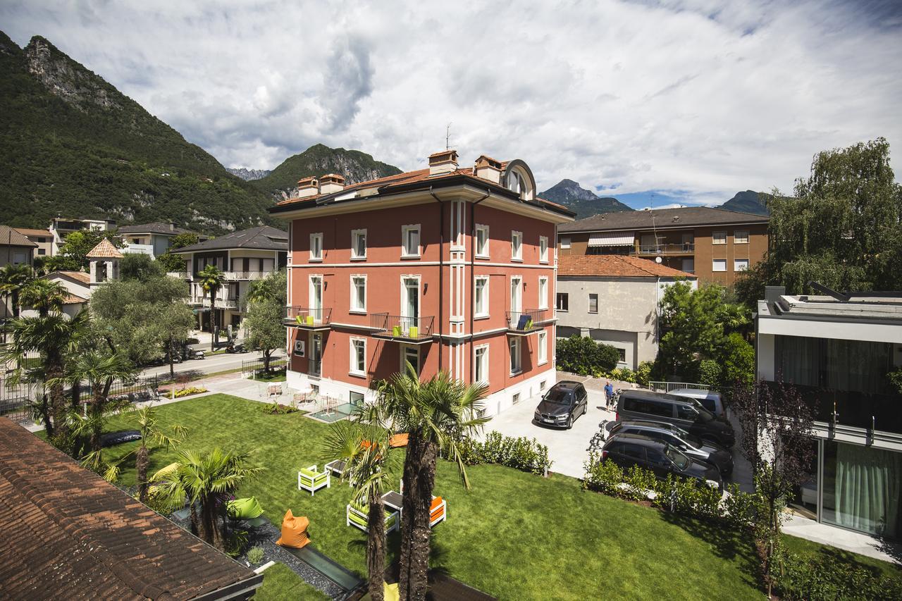 Holiday IV Gardan Riva del Garda Exterior photo